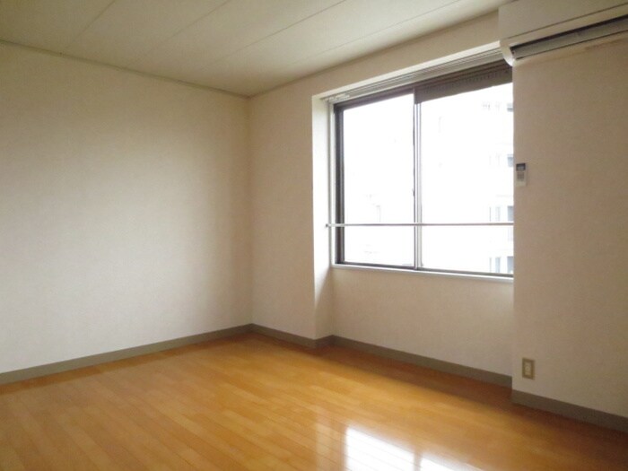 物件内観写真4　(居室)