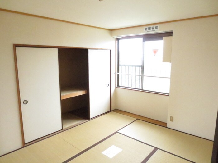 物件内観写真6　(居室)