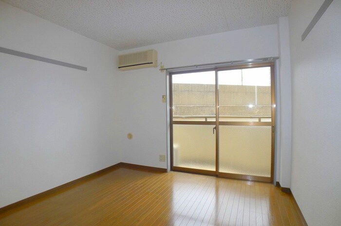 物件内観写真9　(居室)