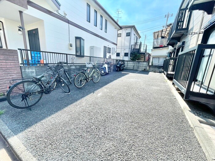 物件外観写真6　(駐輪場)