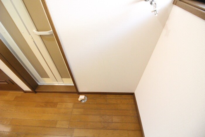 物件内観写真16　(洗濯機置場)