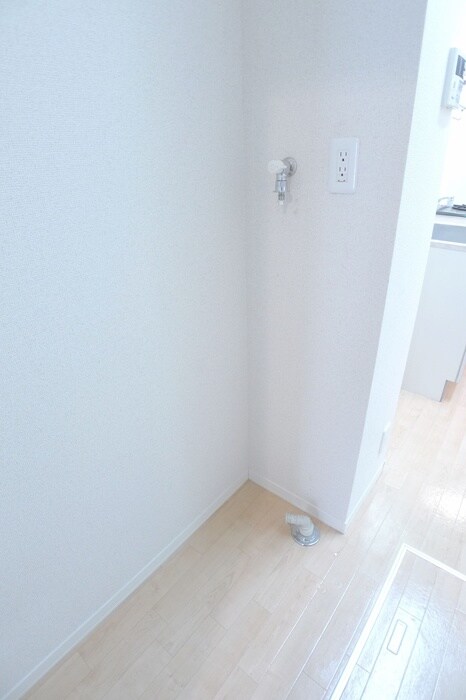 物件内観写真14　(洗濯機置場)