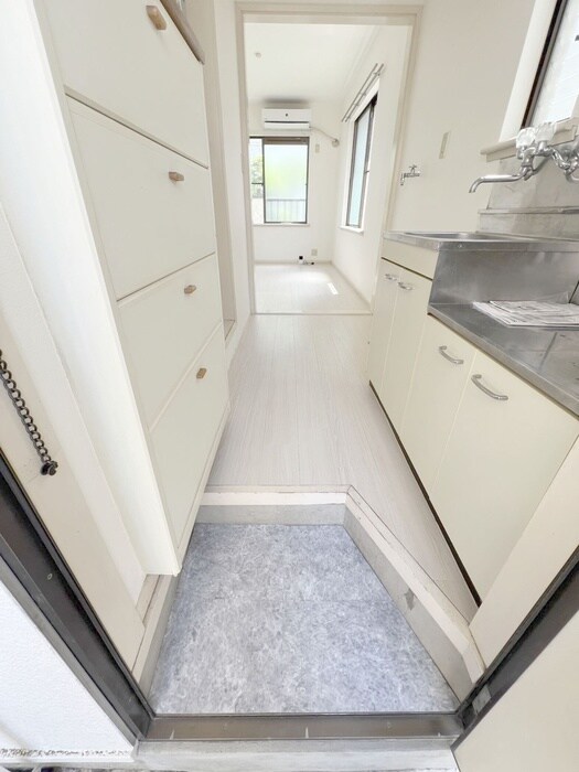 物件内観写真16　(廊下)