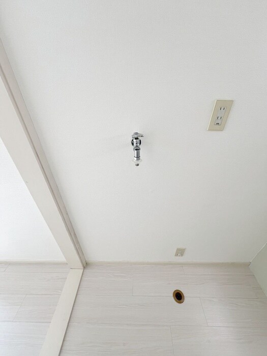 物件内観写真17　(洗濯機置場)