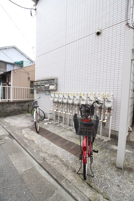 物件外観写真6　(駐輪場)