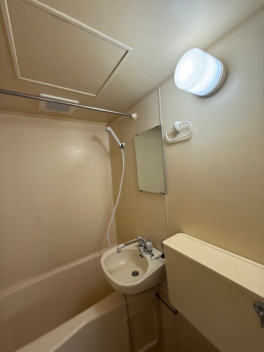 物件内観写真12　(洗面)