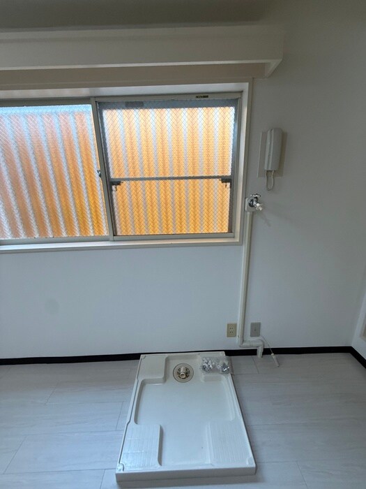 物件内観写真14　(洗濯機置場)