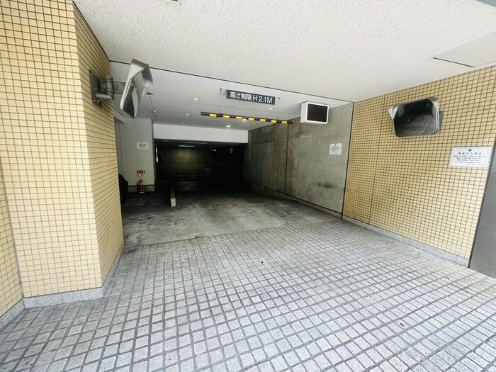 物件外観写真4　(駐車場)