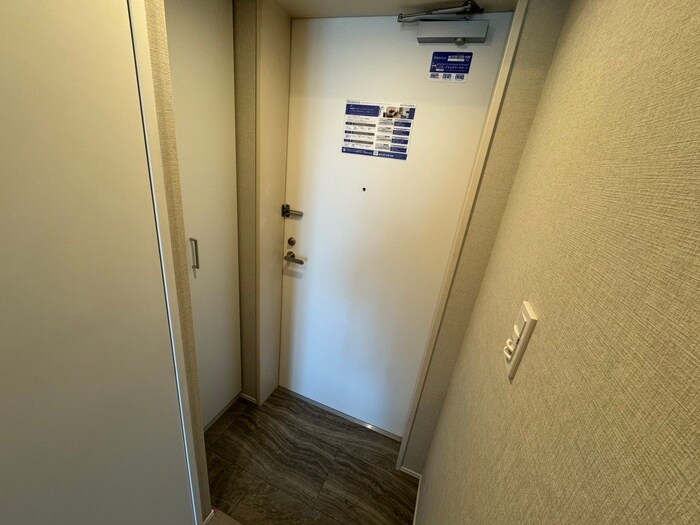 物件内観写真17　(玄関)