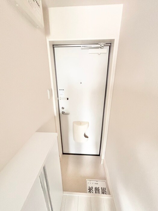 物件内観写真13　(玄関)