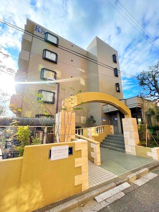 物件外観写真1　(エントランス部分)