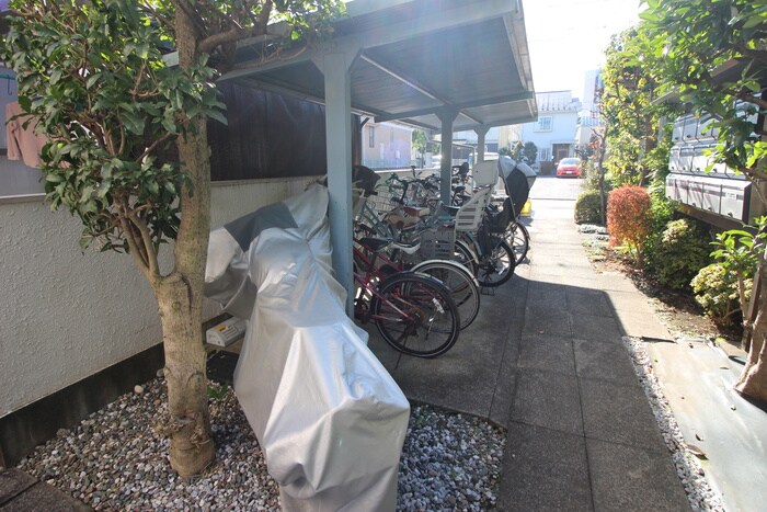 物件外観写真4　(駐輪場)