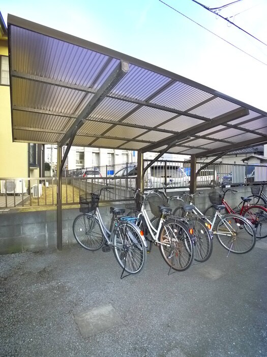 物件外観写真4　(駐輪場)