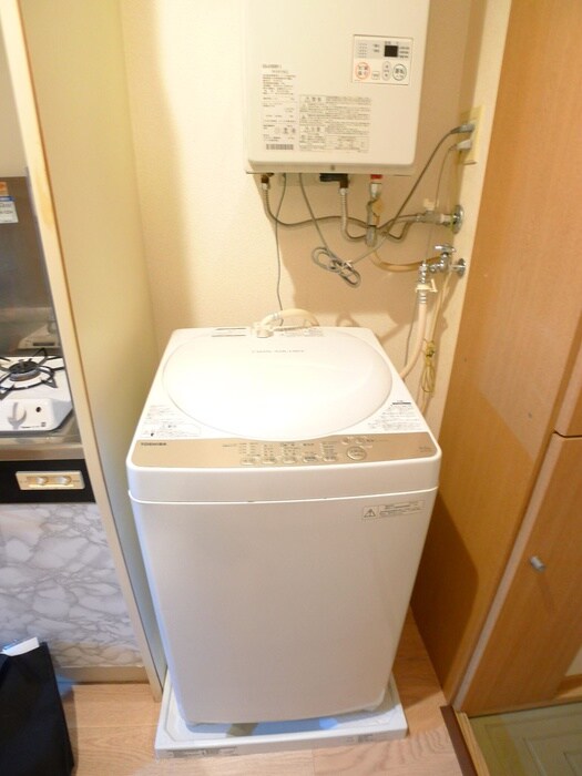 物件内観写真15　(洗濯機置場)