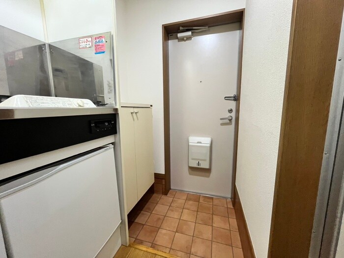 物件内観写真17　(玄関)