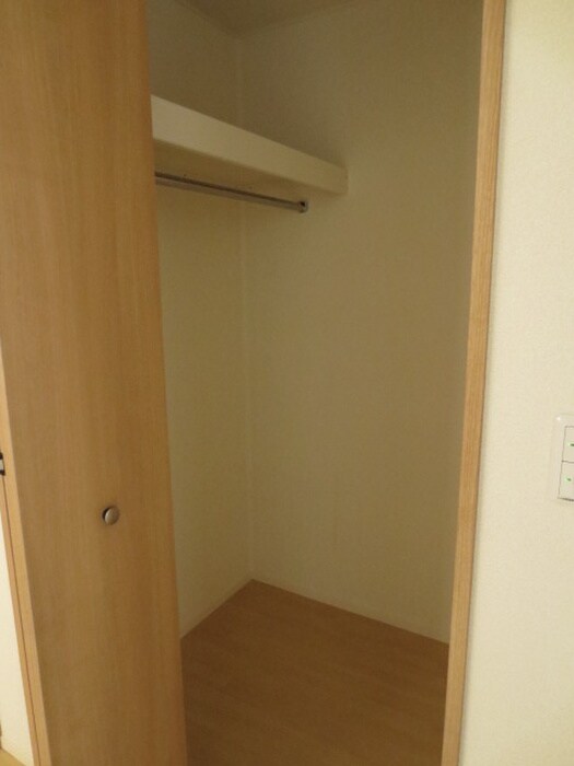 物件内観写真13　(収納)