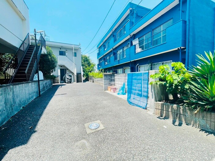 物件外観写真6　(エントランス部分)