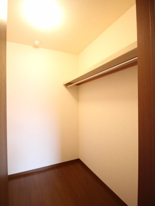 物件内観写真16　(収納)
