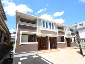 グランシャリオⅠ番館外観写真