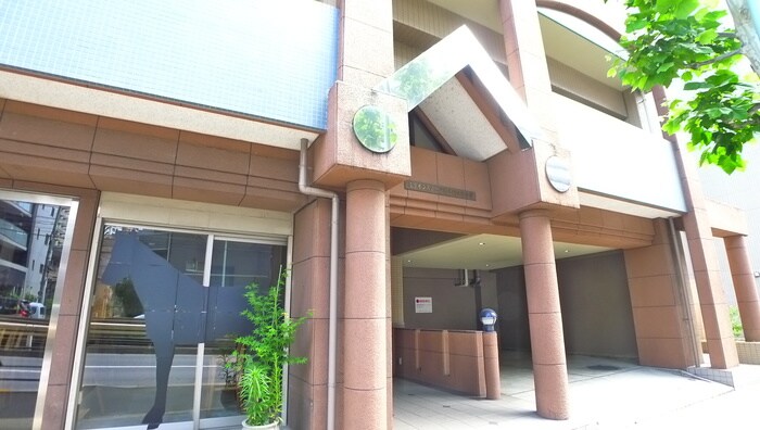 物件外観写真4　(エントランス部分)