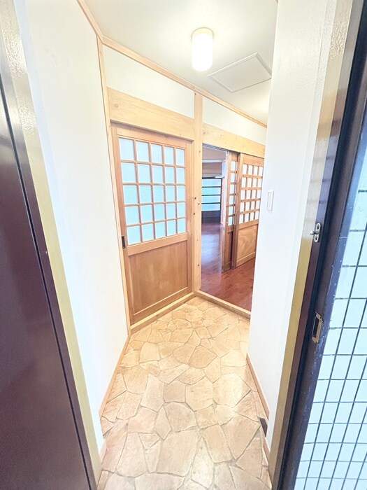 物件内観写真16　(玄関)