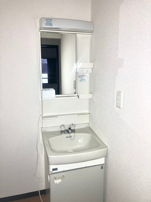 物件内観写真9　(洗面)