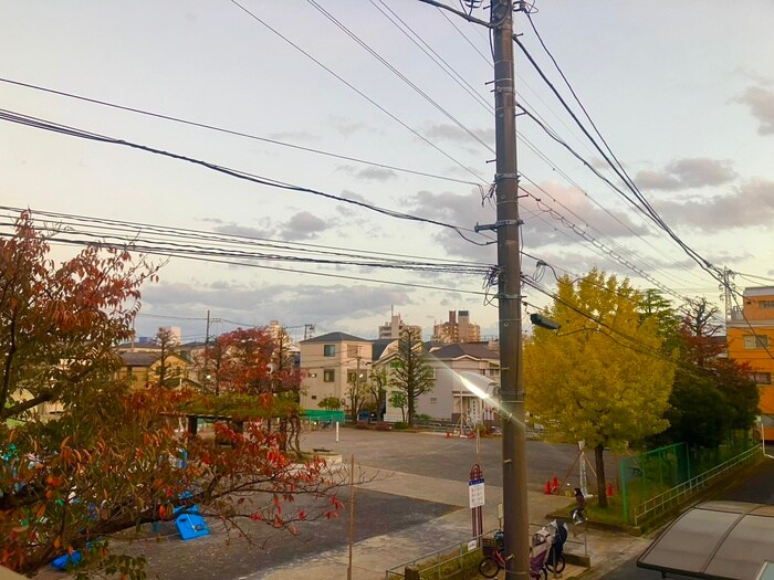 物件内観写真20　(室内からの展望)