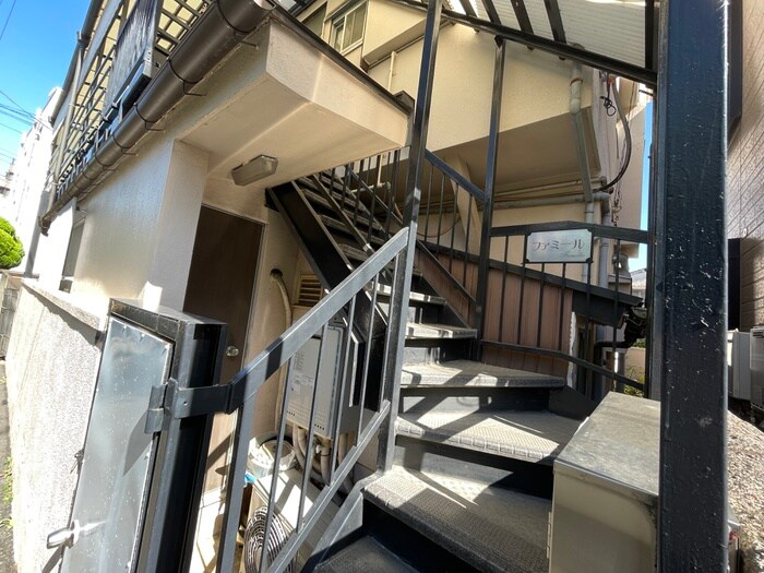 物件外観写真6　(エントランス部分)