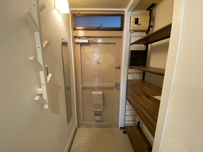 物件内観写真16　(玄関)