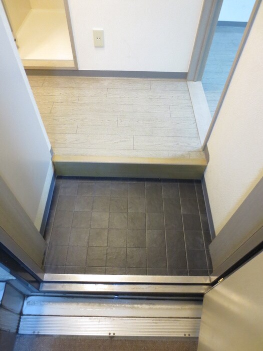 物件内観写真7　(玄関)