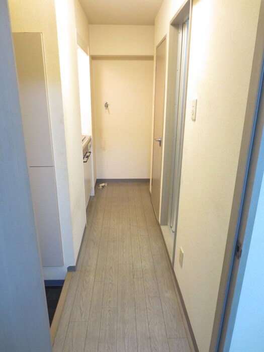 物件内観写真17　(廊下)