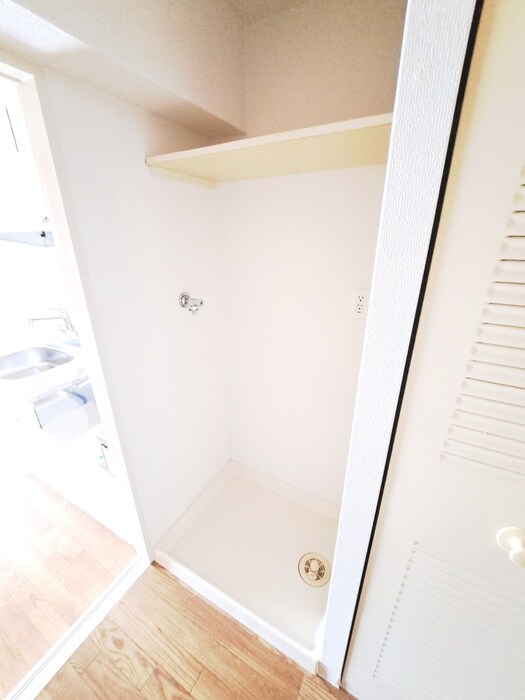 物件内観写真14　(洗濯機置場)