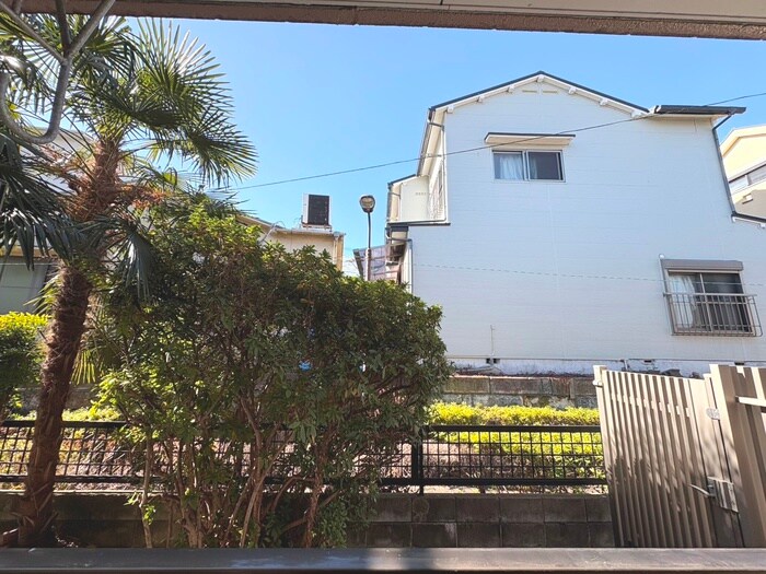 物件内観写真16　(室内からの展望)