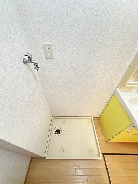 物件内観写真10　(洗濯機置場)