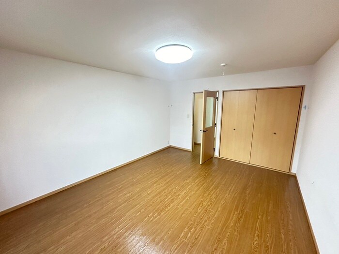 物件内観写真13　(居室)
