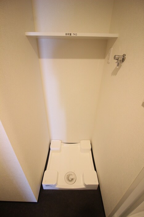 物件内観写真15　(洗濯機置場)