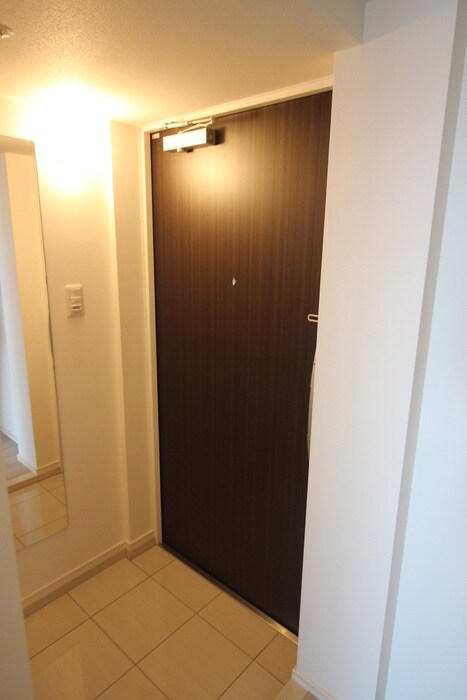 物件内観写真16　(玄関)