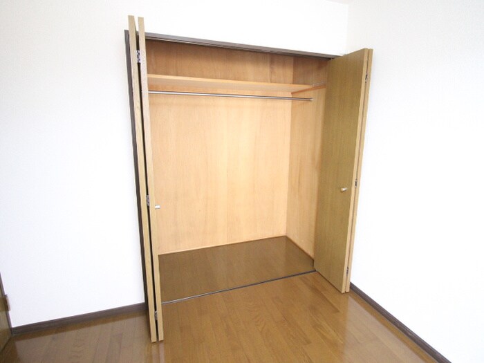 物件内観写真12　(収納)