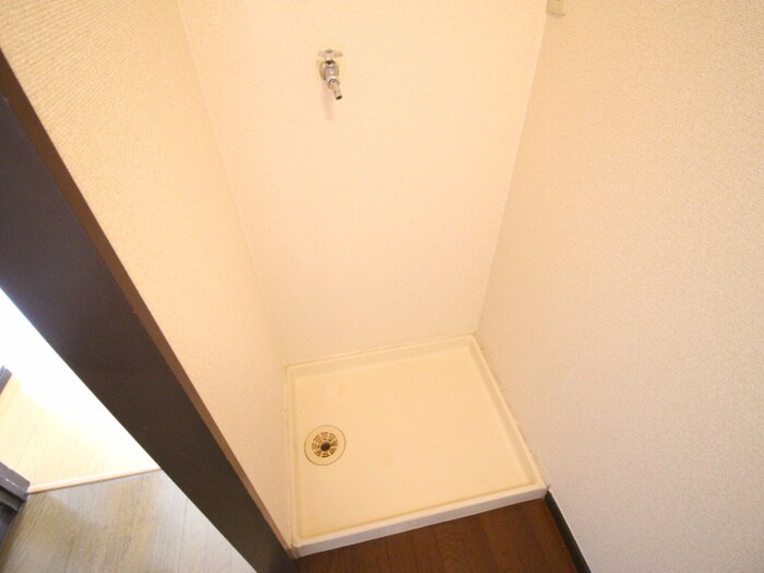 物件内観写真13　(洗濯機置場)