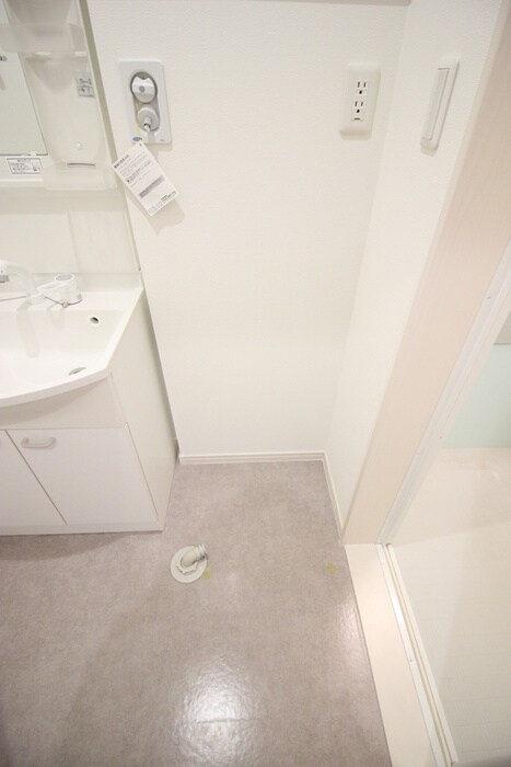 物件内観写真14　(洗濯機置場)