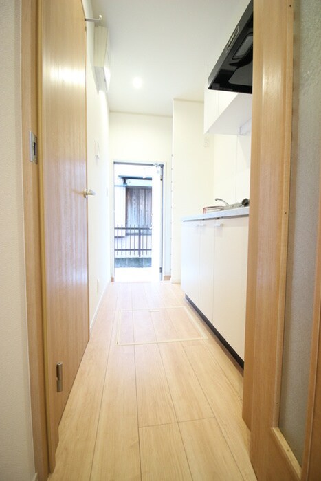 物件内観写真17　(廊下)