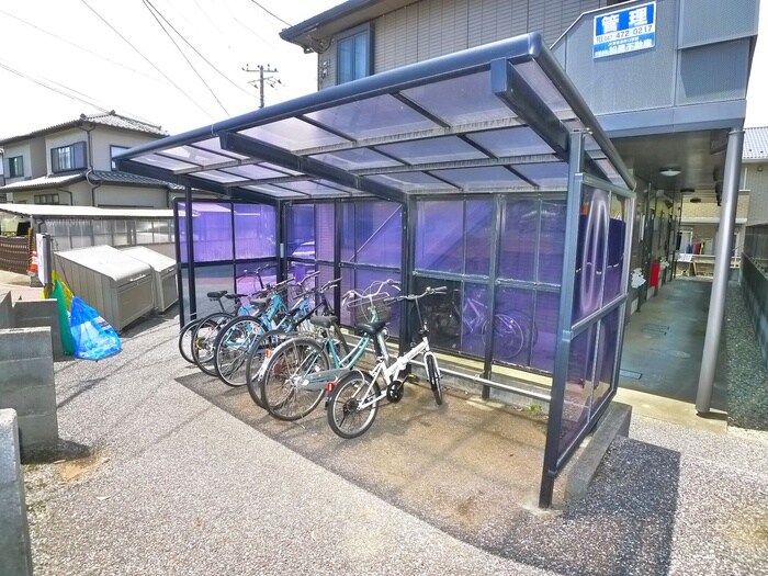 物件外観写真6　(駐輪場)