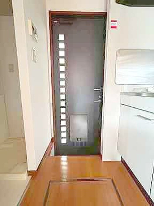 物件内観写真18　(玄関)