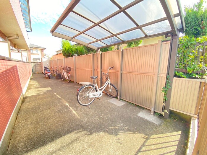 宮前ハイツのバイク置き場