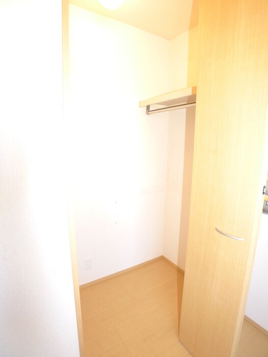 物件内観写真13　(収納)