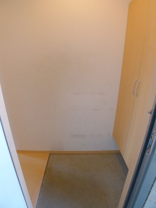 物件内観写真18　(玄関)