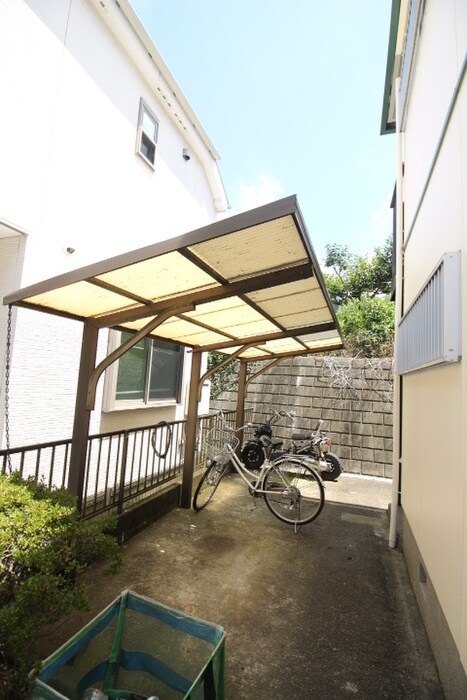 物件外観写真3　(駐輪場)