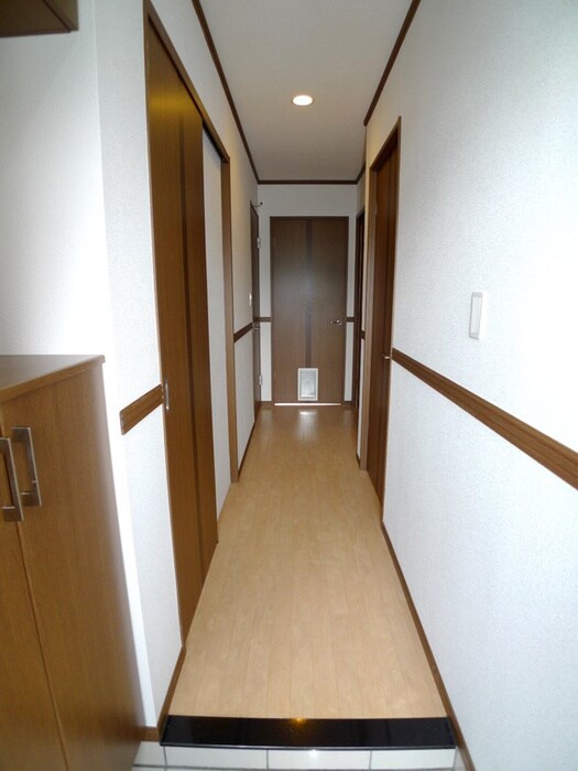 物件内観写真7　(廊下)