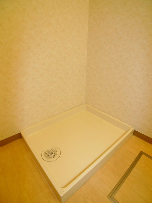 物件内観写真12　(洗濯機置場)