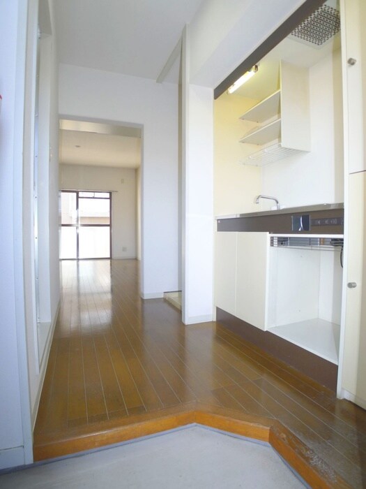 物件内観写真16　(玄関)